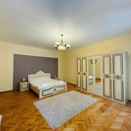 Londof Schei Apartments - Downtown Brasov Bagian luar foto