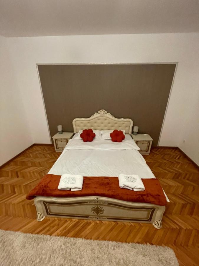 Londof Schei Apartments - Downtown Brasov Bagian luar foto